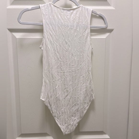 UK2LA white Tie String Hole V-Neck Bodysuit - Picture 3 of 3
